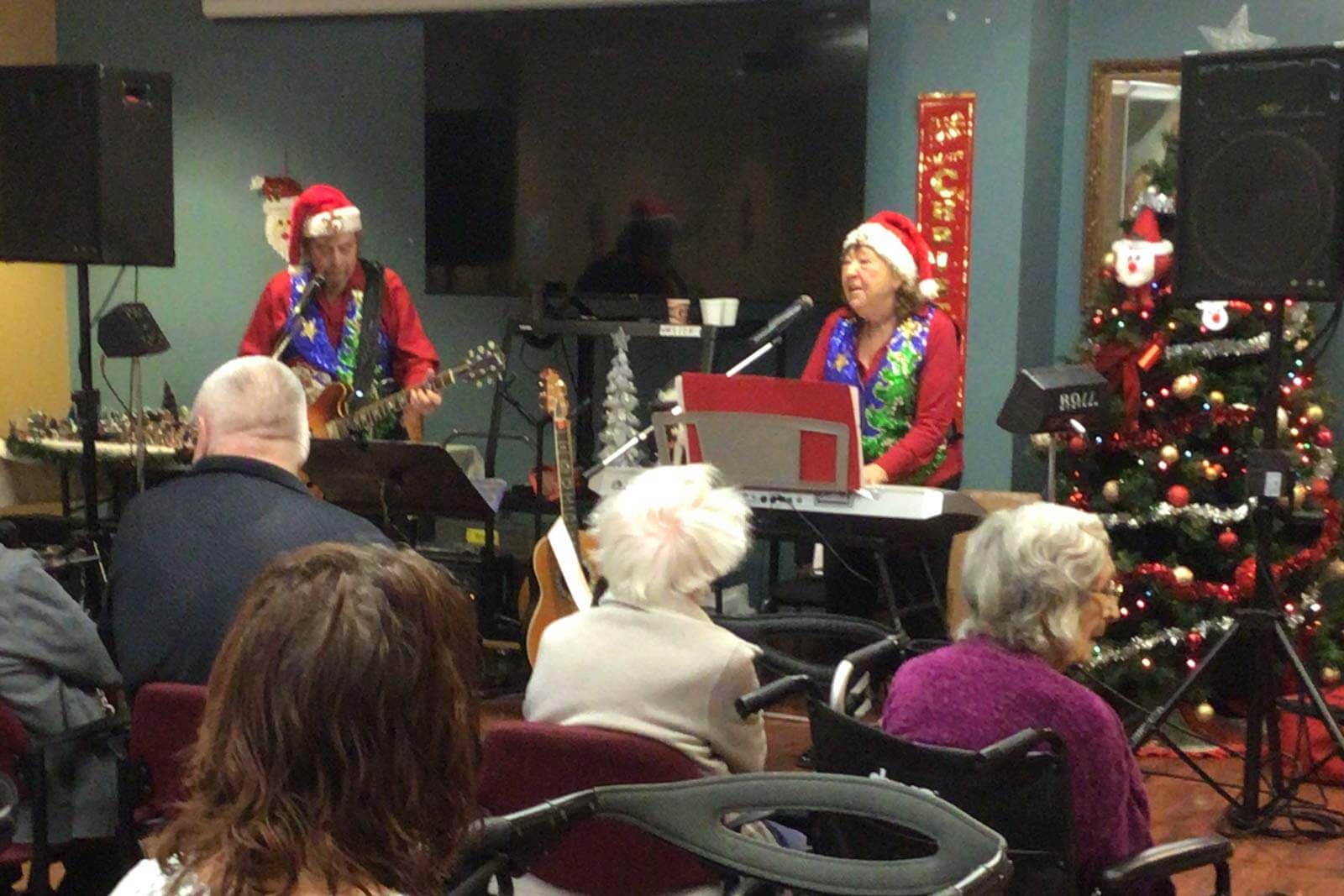 Centre de Santé Saint-Thomas residents enjoy holiday concerts