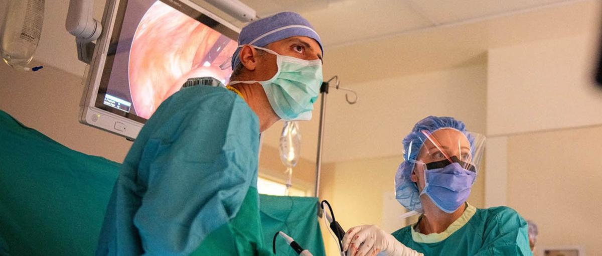 Two surgeons using the Acessa system to treat uterine fibroids at Misericordia hospital