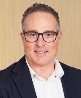 Steve Lucas headshot