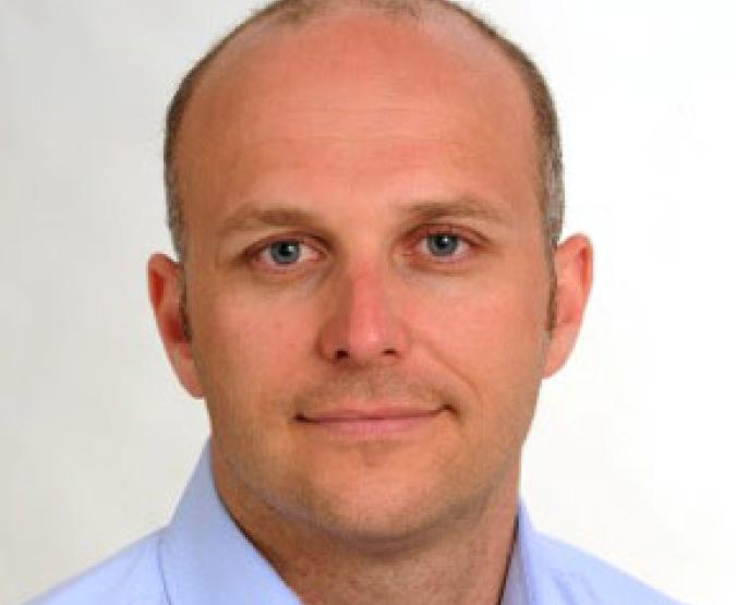 Dr. Georg Schmölzer headshot