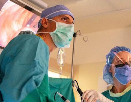 Two surgeons using the Acessa system to treat uterine fibroids at Misericordia hospital